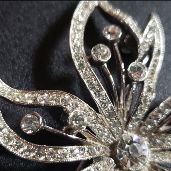 Vintage Kenneth J. Lane brooch and matching earrings-FINAL - Picture 5 of 7